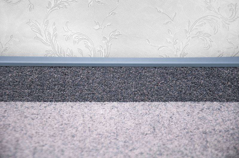Плинтус для ковролина "Korner" Listwa графит (2500*13,8*50 мм) — купить в Самаре