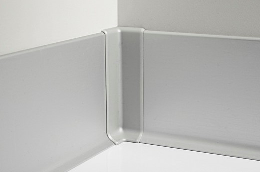 Угол внутренний к алюминиевому плинтусу 60мм анодированное серебро — купить в Самаре