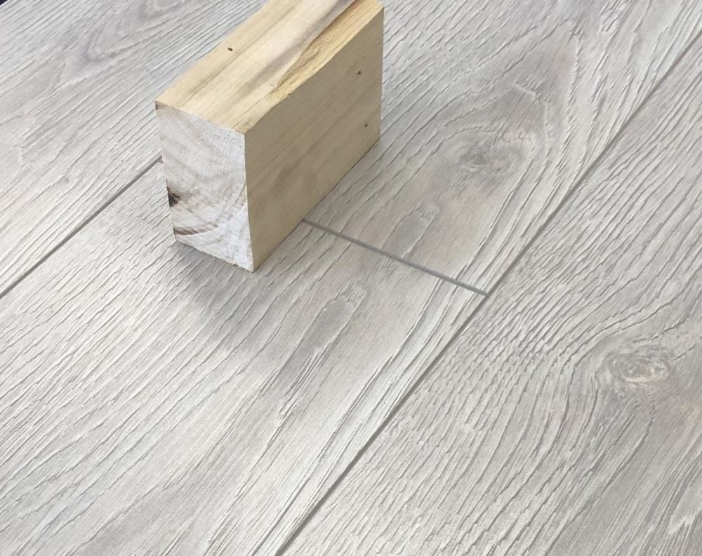 Ламинат "SunFloor" 8/32 4V Дуб Лайн 37 (1380*193*8 мм) — купить в Самаре